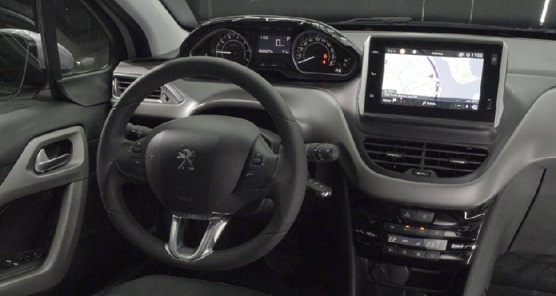 Interior y exterior Peugeot 208 ProCreAuto